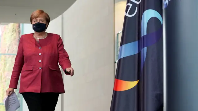 Angela Merkel a su llegada a una conferencia para informar sobre el coronavirus, el viernes en Berlín.