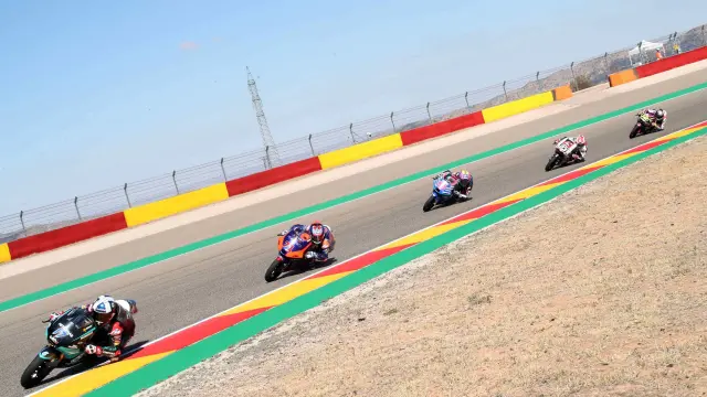 Momento de una de las sesiones de entrenamiento del Gran Premio de Aragón de Moto GP celebrada este viernes en el circuito de Motorland