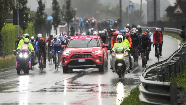 El pelotón rodando en la 19ª etapa del Giro de Italia