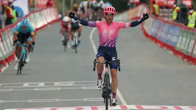 El canadiense Michael Woods (EF Pro Cycling) se impone vencedor en la séptima etapa de La Vuelta ciclista a España disputada hoy entre Vitoria y Villanueva de Valdegovía