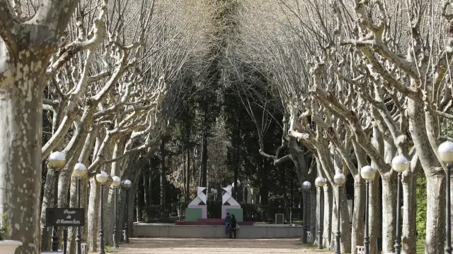 Paseo de las Pajaritas del parque Miguel Servet de Huesca /Foto Rafael Gobantes / 28-3-11 [[[HA ARCHIVO]]]