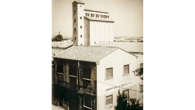 Primera instalación de la empresa en el barrio de Santa Isabel.