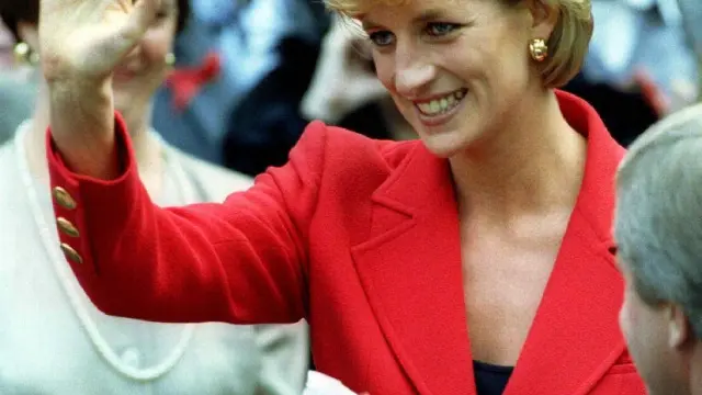 Diana de Gales fue, para muchos diseñadores, el más poderoso de los iconos de la moda y el estilo de su tiempo.