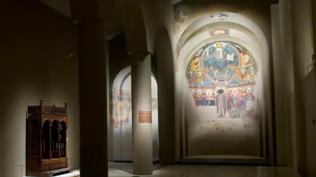 Pinturas románicas de Sant Climent de Taüll que exhibe el MNAC.