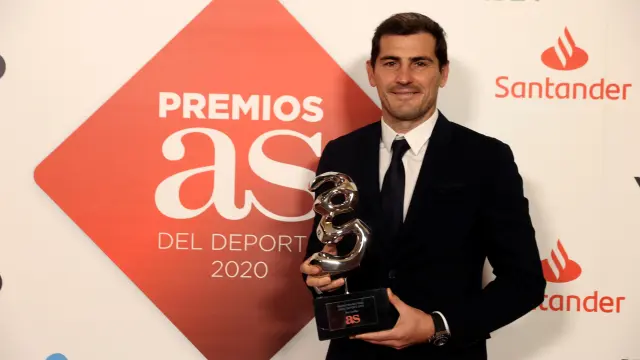 Iker Casillas, tras recibir el Premio AS Trayectoria del deporte.