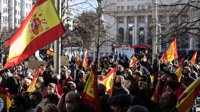 Acto de Vox en defensa de la legalidad constitucional, celebrado en la plaza de España de Zaragoza