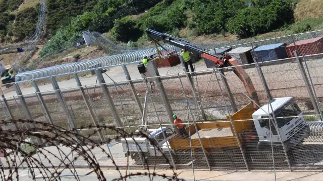 Los "nuevos peines" de la valla de Ceuta.