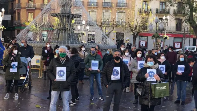 La concentración para denunciar el abuso de la temporalidad ha sido en la plaza Navarra.
