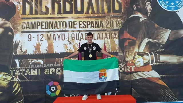 El joven Julián Lozano, en una imagen difundida por la Federación Extremeña de Kickboxing