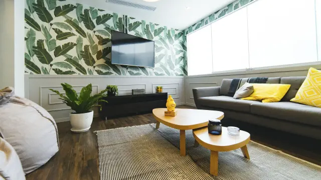 El objetivo de esta técnica es convertir la casa en un sitio neutro y acogedor en el que la mayoría de los visitantes se sientan cómodos.