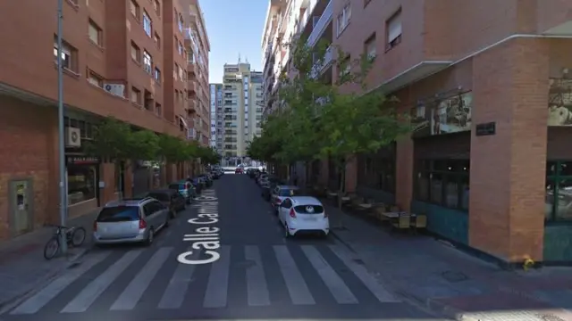 Calle Camila Gracia, perpendicular al paseo Ramón y Cajal.