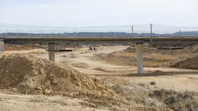 Las obras de la autovía A-22 entre Huesca y Siétamo llevan meses ralentizadas por un modificado.