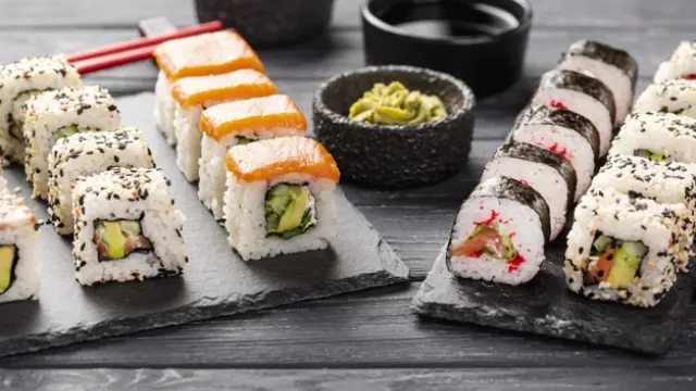 El sushi puede elaborarse con una gran variedad de ingredientes.