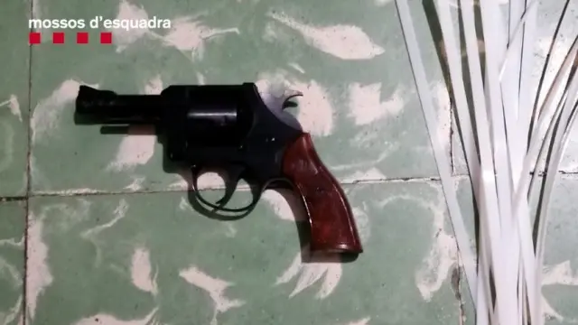 Arma incautada por los mossos en la operación