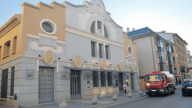 Fachada del teatro Bellas Artes, de 1921, que también es sala de cine.