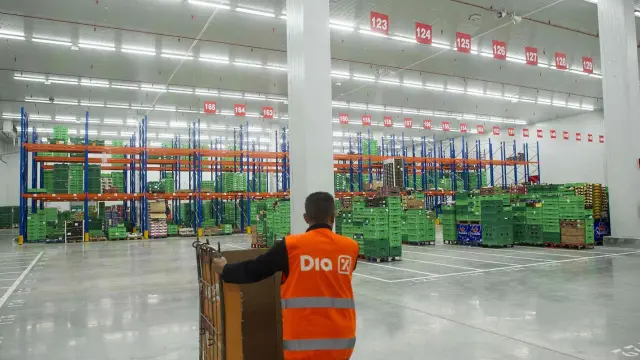 Centro logístico de los supermercados DIA en Zaragoza.