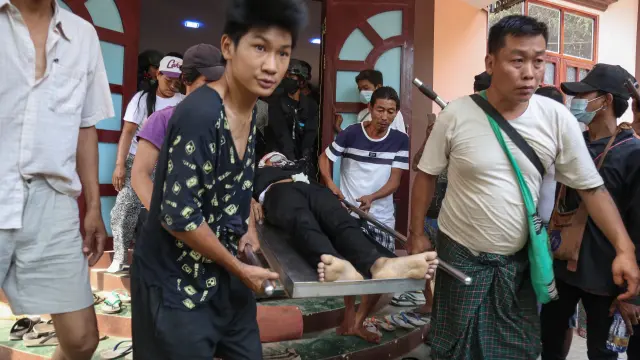 Matanza de civiles en las protestas en Birmania, con más de 90 muertos, incluidos niños.