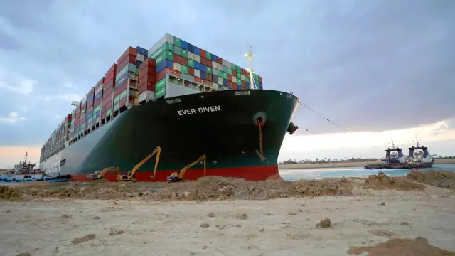Egipto logra mover el buque 'Ever Given' en el Canal de Suez