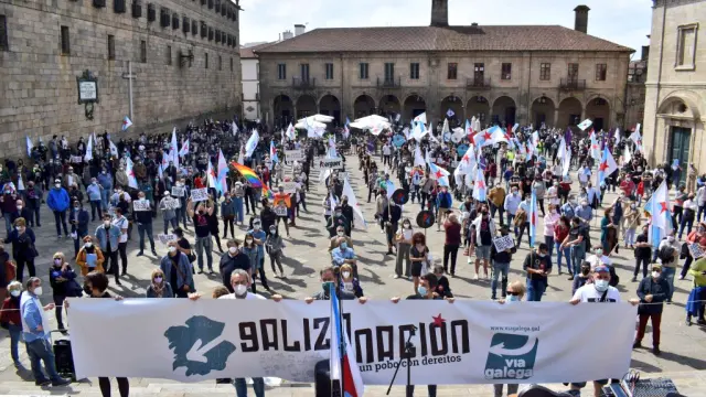 Multitudinaria manifestación en Galicia por el "derecho a decidir" como "nación".