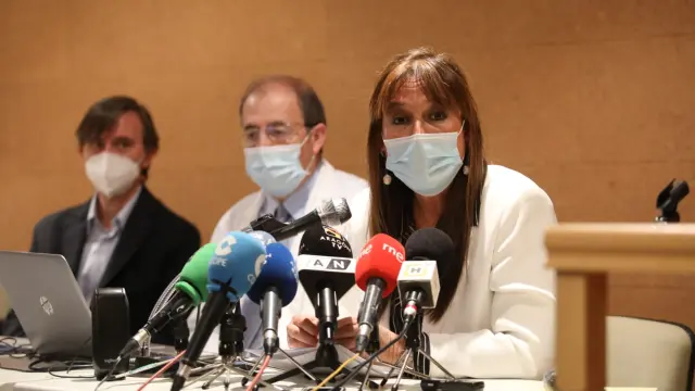 Sira Repollés, durante su visita al Hospital San Jorge de Huesca.