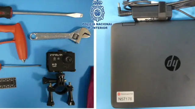 El joven llevaba encima herramientas susceptibles de ser usadas para cometer robos y los dispositivos informáticos sustraídos.