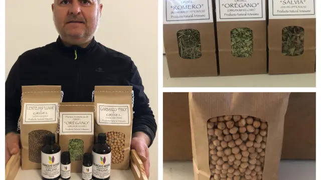 David Escribano y algunos de sus productos ecológicos de Moncayo Herbal.
