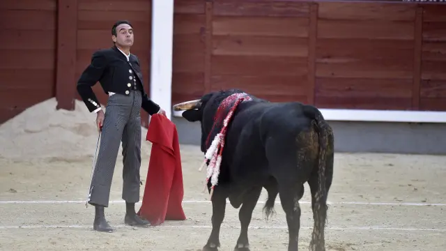 Enrique Ponce, durante su faena en la plaza de toros de Las Ventas de Madrid, el pasado 2 de mayo.