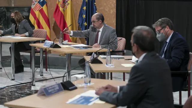 Lambán durante el encuentro para la recuperación y transformación de Aragón