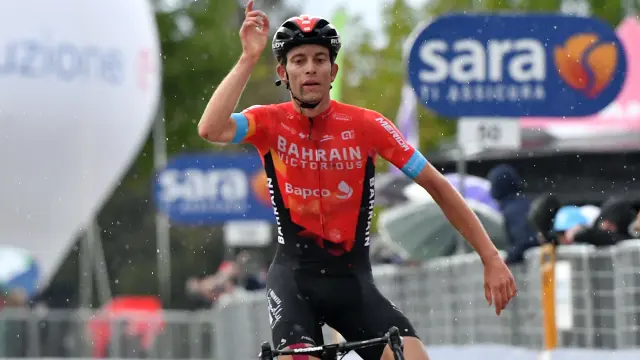 El ciclista suizo Gino Mäder (Bahrain-Victorious) ha ganado este jueves la sexta etapa del Giro de Italia
