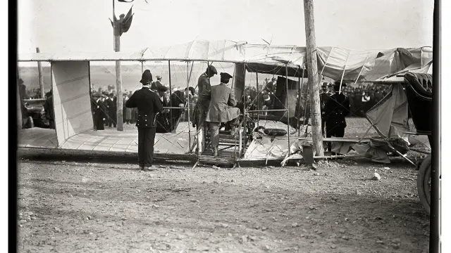 Accidente del aviador Gaudart en el aeródormo de Valdespartera, en la primavera de 1910.