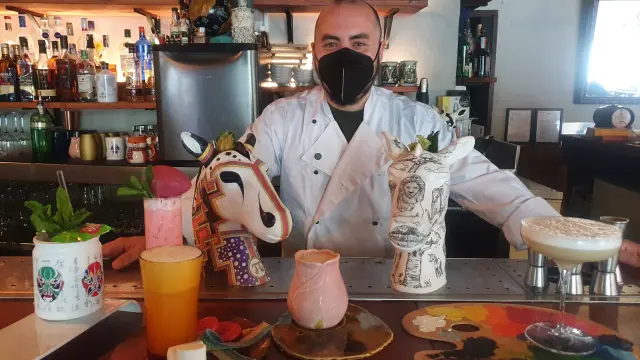 El bartender zaragozano Borja Insa (31 años)
