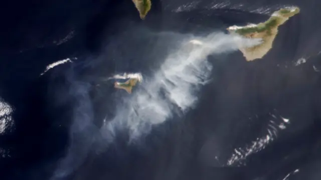 Imagen del incendio tomada desde un satélite de la NASA