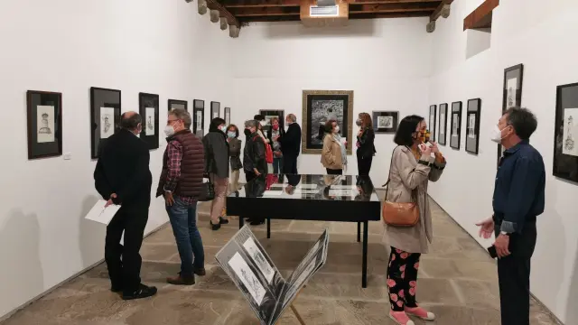 La exposición ‘Fuegos’ ha abierto los actos del 50 aniversario de Amigos del Serrablo.