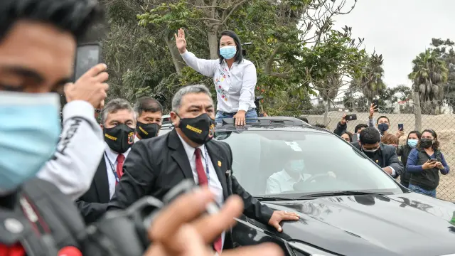 Keiko Fujimori a su llegada a un colegio electoral