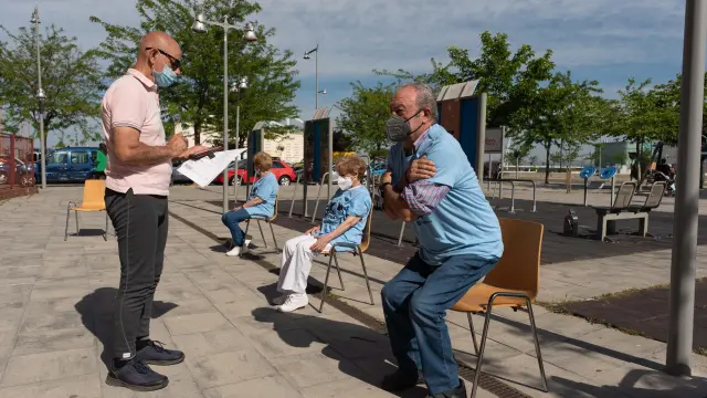 Programa al aire libre de recuperación física de los mayores de Zaragoza tras la pandemia
