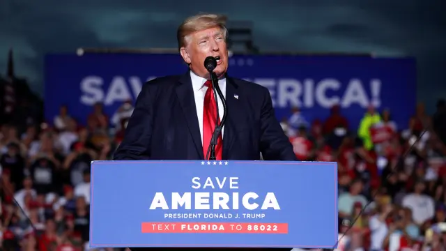 Trump, durante su mitin en Sarasota, Florida.