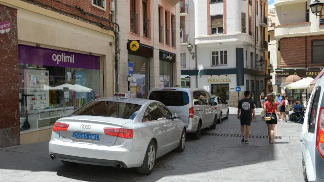 El plan de peatonalización del Centro Histórico prevé trasladar la parada de taxis de las Cuatro Esquinas a la calle Joaquín Arnau.