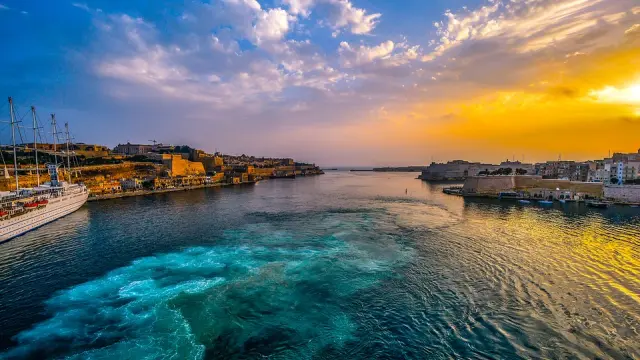 Foto de archivo de un puerto en Malta