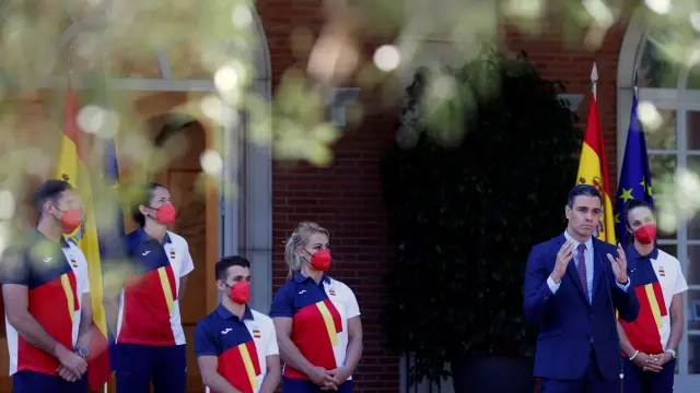 El presidente del Gobierno, Pedro Sánchez, recibe al equipo olímpico español que va a participar en los Juegos Olímpicos de Tokio