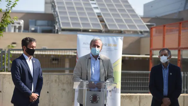 El alcalde de Zaragoza, Jorge Azcón, durante la presentación de los avances del barrio solar del Actur, en el pabellón Siglo XXI.