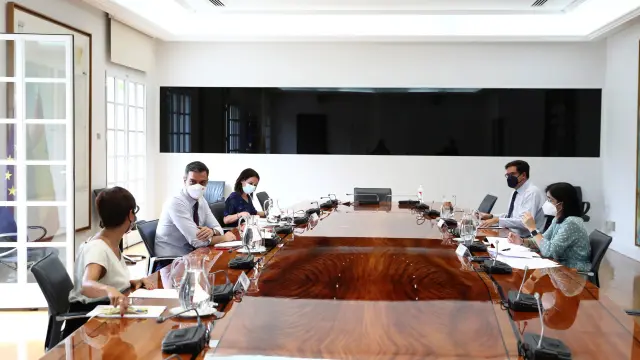 El presidente del Gobierno, Pedro Sánchez, preside la reunión del Comité de Seguimiento del Coronavirus