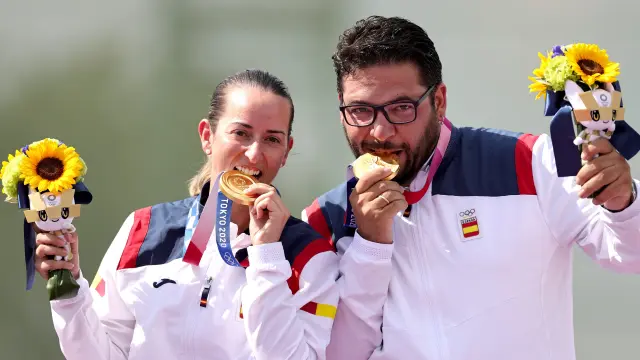 Fátima Gálvez y Alberto Fernández, con su oro olímpico.