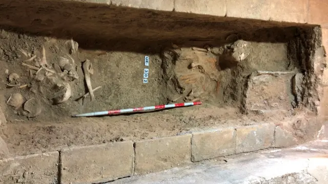 Las catas en la iglesia templaria de Cofita descubren enterramientos
