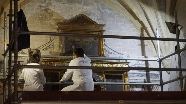 Trabajos de restauración del retablo de la Parroquieta de la catedral de Albarracín.