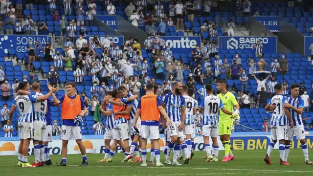 Los jugadores de la Real Sociedad B celebran el único triunfo logrado hasta ahora en Segunda, por 1-0 ante el Leganés en Anoeta.