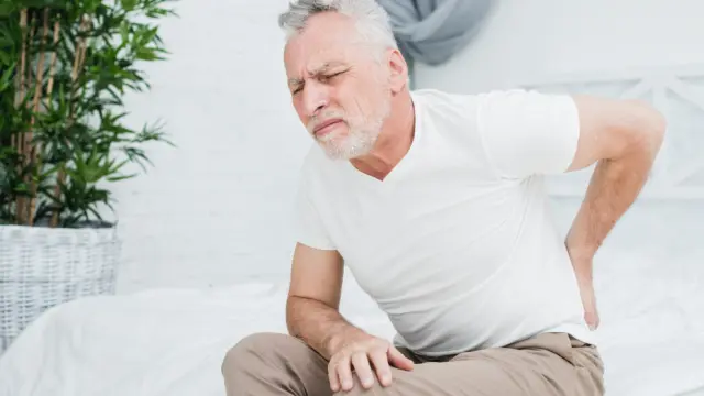 La Medicina Regenerativa ayuda a combatir el dolor de espalda provocado por la artrosis.
