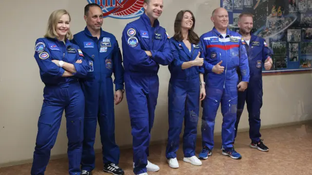 Yilia Peresild viaja a la EEI también el director de la cinta, Klim Shipenko, y el cosmonauta Antón Shkaplerov