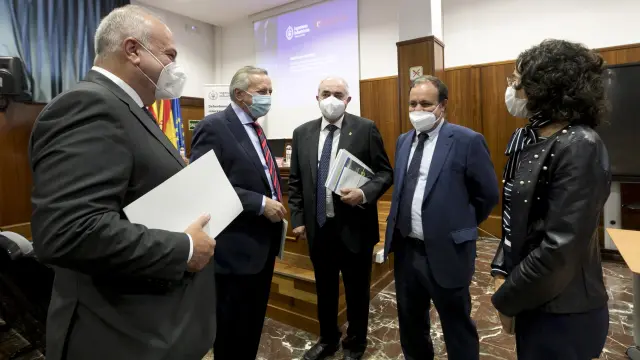 Asistentes a la presentación del manifiesto de Alianza Europea en la Cámara de Comercio de Huesca.