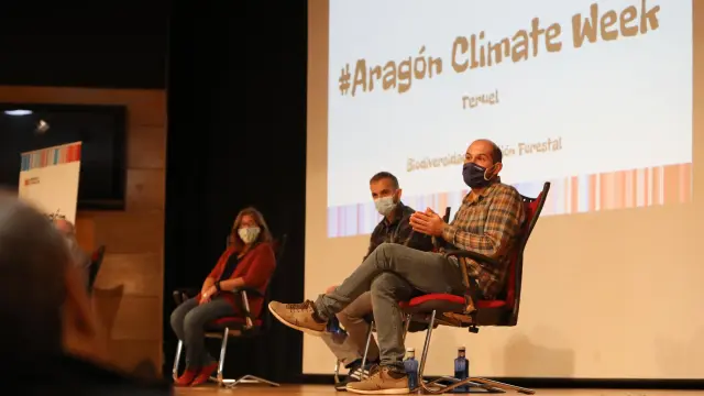 Diego Bayona, director de Medio Natural de la DGA, desgranó en las jornadas las líneas maestras del plan forestal que prevé aprobar este año el Gobierno aragonés.