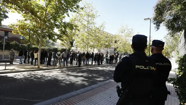Concentración contra las agresiones a policías en Zaragoza.